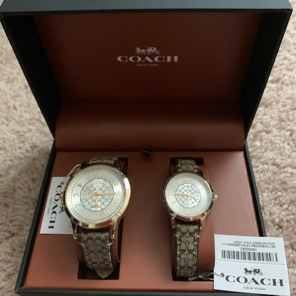 🎉SOLD🎉COACH adorable monogram couple watches🎉🎉 - Picture 2 of 7